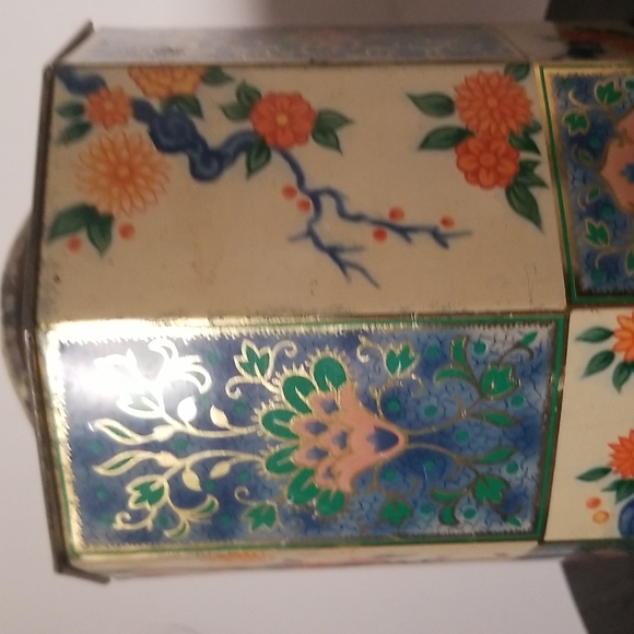 Vintage 60's Bisquit Tin - Picture 2 of 4